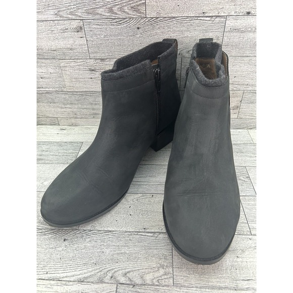 Vionic Joslyn Black Suede Ankle Boot Shoes Women Size  8.5 - Picture 1 of 13